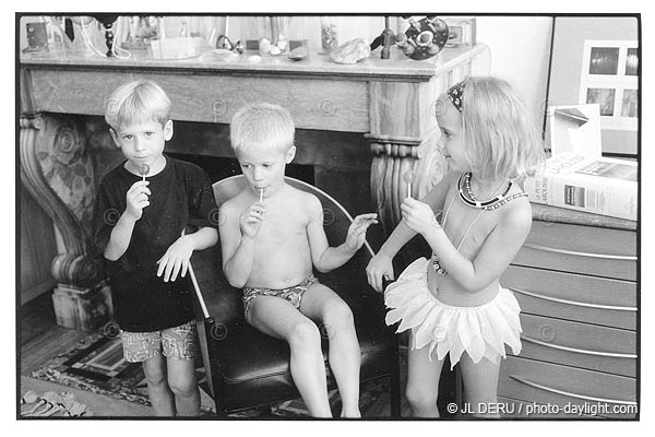 enfants et sucettes - children and lollipops